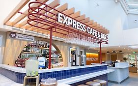 Holiday Inn Express Windsor By Ihg